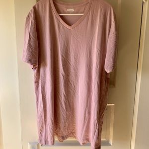 Old Navy pink V neck tee